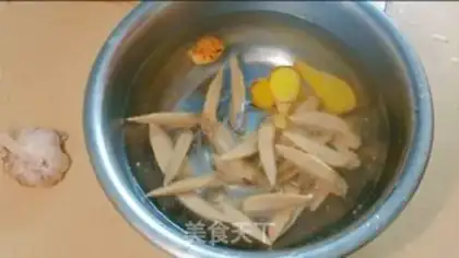 Make Spicy chickens step 1