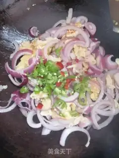 Make Onion fried eggs step 3