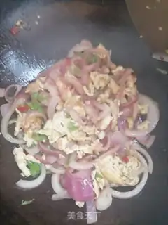 Make Onion fried eggs step 4