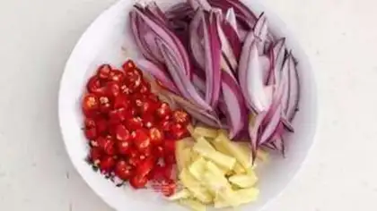 Make Spicy seafood step 1
