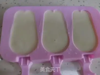 Make Homemade marshmallow ice cream step 4