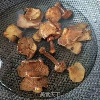 Make The mushrooms and pigeons step 2