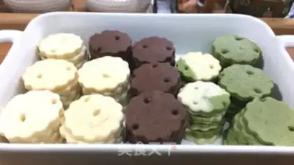 Make Three-coloured fragrance cookies step 14