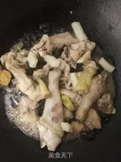 Make The chicken leg boils its ears step 4