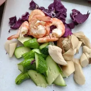 Make Toast shrimp salad step 5