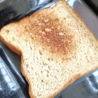 Make Toast shrimp salad step 9