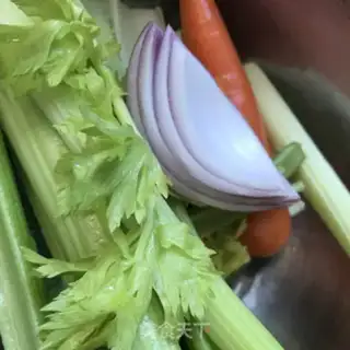 Make Celery with a little wood step 0