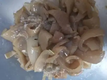 Make Spicy pig skin step 1