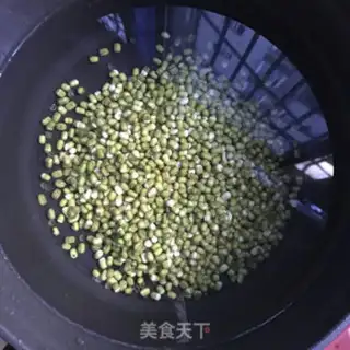 Make Fast-hand green bean soup step 2