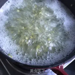 Make Fast-hand green bean soup step 3