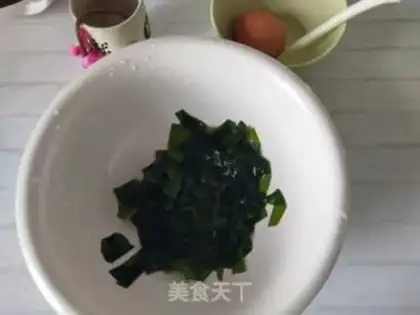 Make The dress and the omelet soup step 0