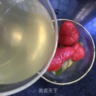 Make Strawberry honey lemon tea step 6