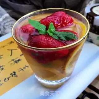 Make Strawberry honey lemon tea step 7