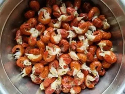 Make Thirteen spicy lobster tails step 0