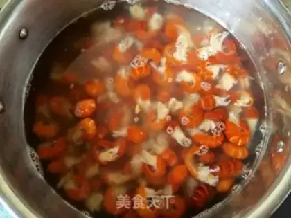 Make Thirteen spicy lobster tails step 1