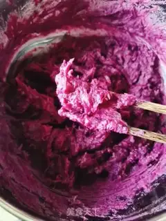 Make Potato date cake step 6