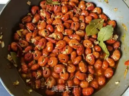 Make Thirteen spicy lobster tails step 13