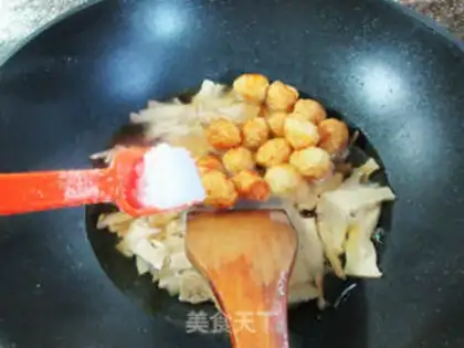 Make Fried eggs and boiling water step 5