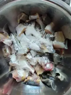 Make Blow up the dragonfish bones step 1