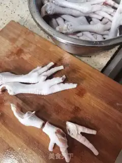 Make Pistol-fruit chicken claws step 0