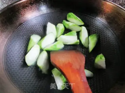 Make Krabpaste melon soup step 3