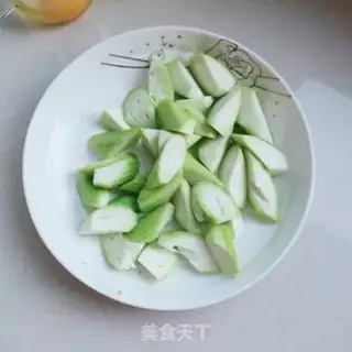 Make Scrambled eggs step 1