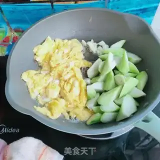 Make Scrambled eggs step 4