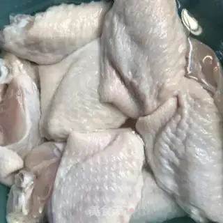 Make Garlic chicken wings step 1