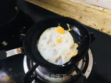 Make Quick-fried eggs step 4