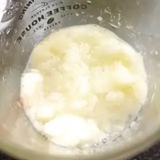 Make Peaches, jelly, yogurt step 3