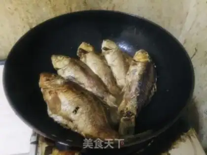 Make Farmer stews fish step 1