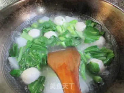 Make Fish omelet chord soup step 3