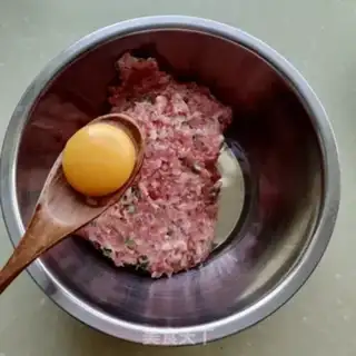Make Smelt meatball soup step 1