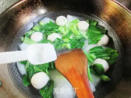 Make Fish omelet chord soup step 5