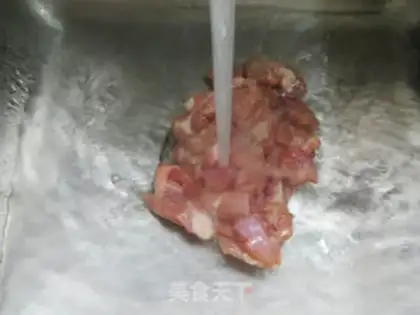 Make Chicken leg, fried beans step 1