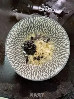Make Garlic soybeans, cedar fish step 4