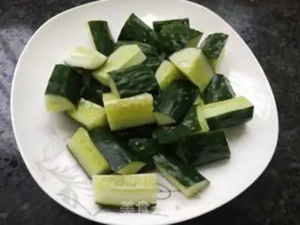 Make Cucumber Juice step 1