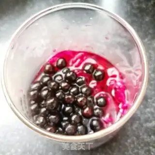 Make Flaming Dragon Jell-O, little circle bumping on milk step 17