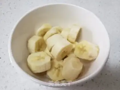 Make Yogurt banana juice step 1