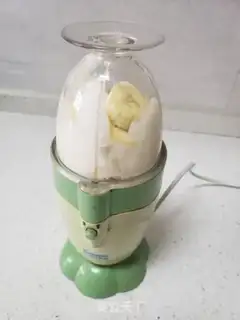Make Yogurt banana juice step 2