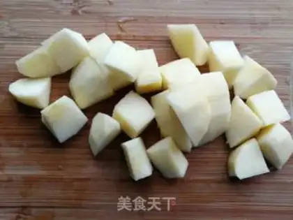 Make Wine and apple egg soup step 1