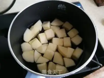 Make Wine and apple egg soup step 2