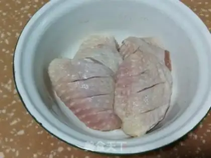 Make Potato steamed chicken wings step 0