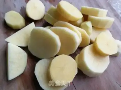 Make Potato steamed chicken wings step 2