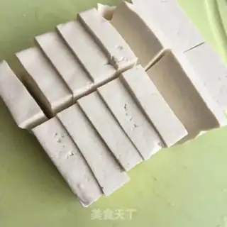 Make Golden mushroom eggs and tofu step 1