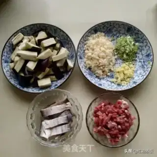 Make Salted fish eggplant step 1