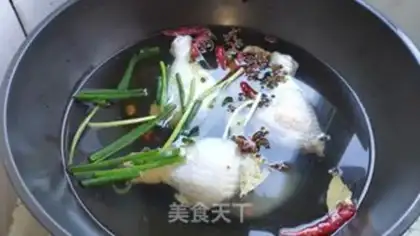 Make A simple and delicious saliva chicken step 1