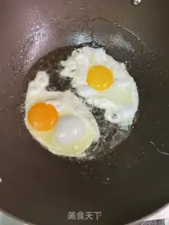 Make Scrawny eggs and leaf soup step 3