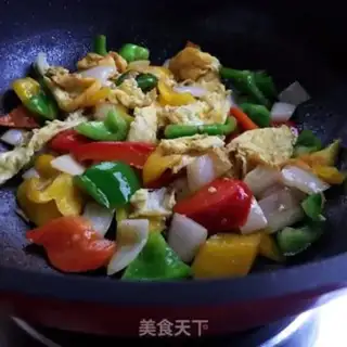Make Pepper onion fried eggs step 7