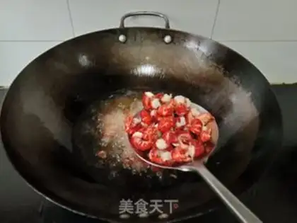 Make Spicy lobster tail step 1